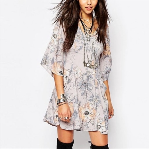 Free People Dresses & Skirts - Free People Eyes On You Floral Boho Dress
With Pockets Size 4